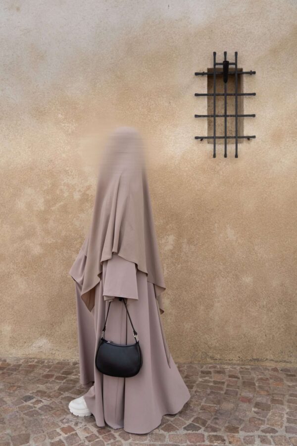 Abaya Colombiana Tissu en Soie de Médine – Image 9