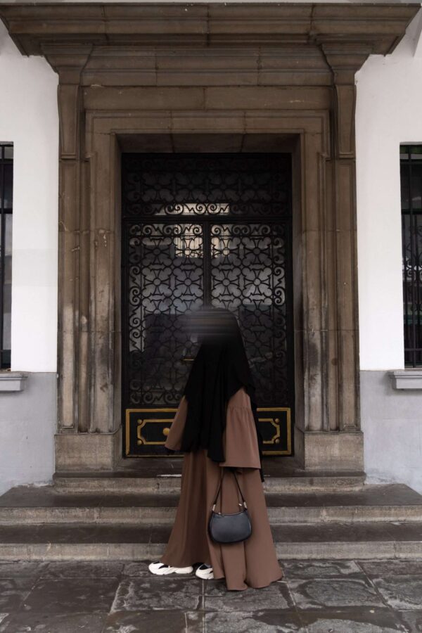 Abaya Colombiana Tissu en Soie de Médine – Image 2